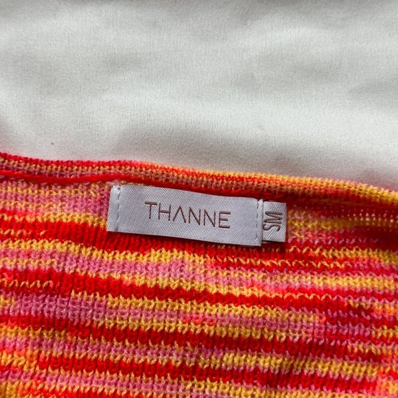 Knit open back mini dress - Picture 2 of 3